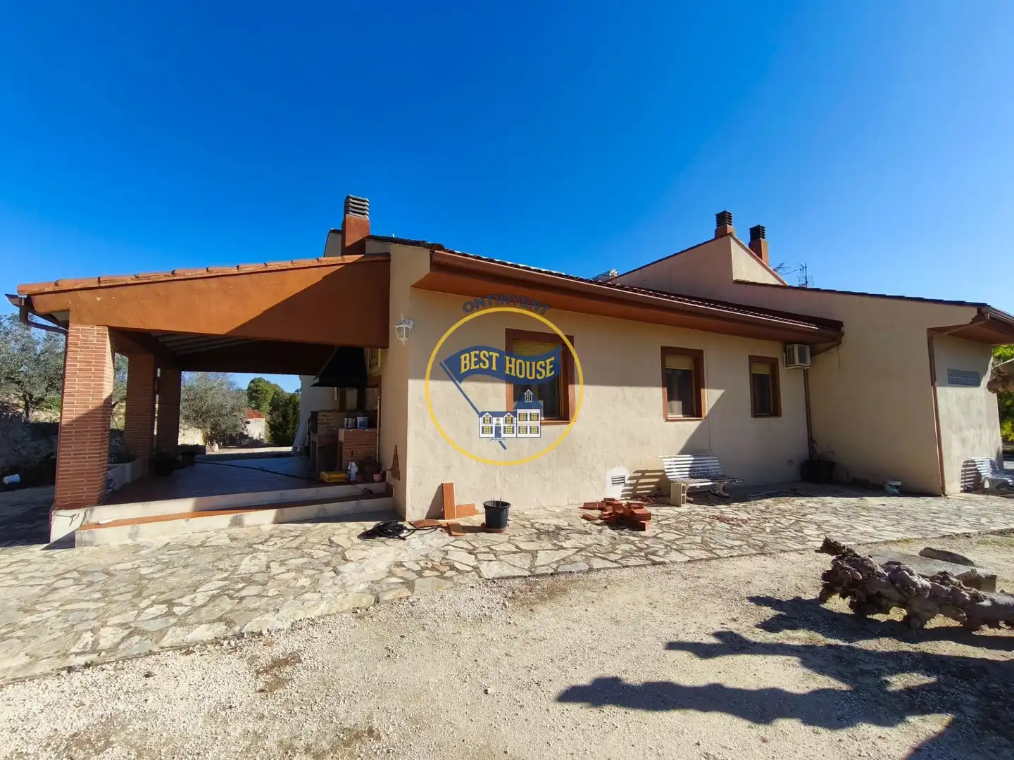 Vista exterior de Casa o xalet en venda en Ontinyent amb Jardí privat i Piscina