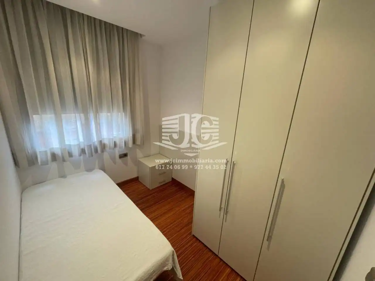 Wohnung zur Miete in Calle Ramón Berenguer IV, Centre