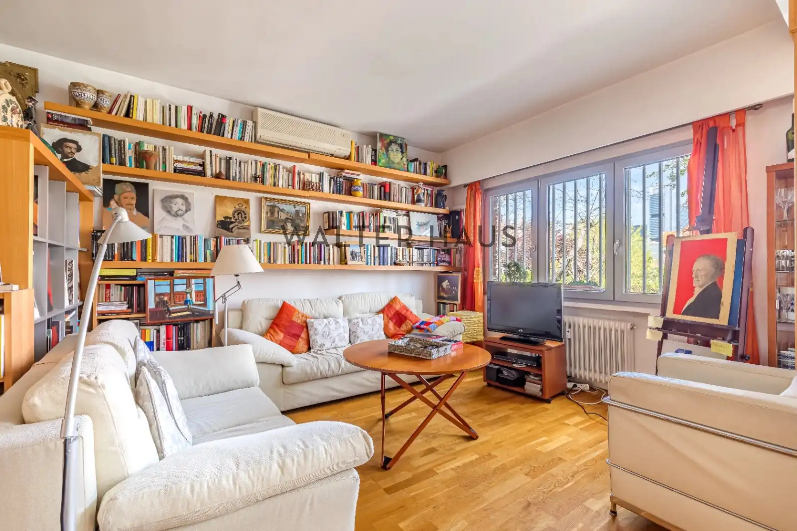 Living room of Flat for sale in  Madrid Capital  with Air Conditioner and Heating