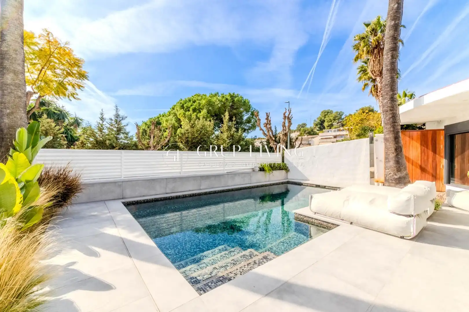 Vista exterior de Casa o xalet en venda en Sant Pere de Ribes amb Calefacció, Jardí privat i Terrassa