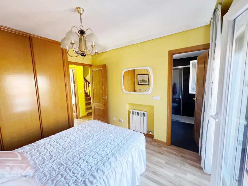 Dormitori de Casa o xalet en venda en Getafe amb Aire condicionat, Calefacció i Terrassa