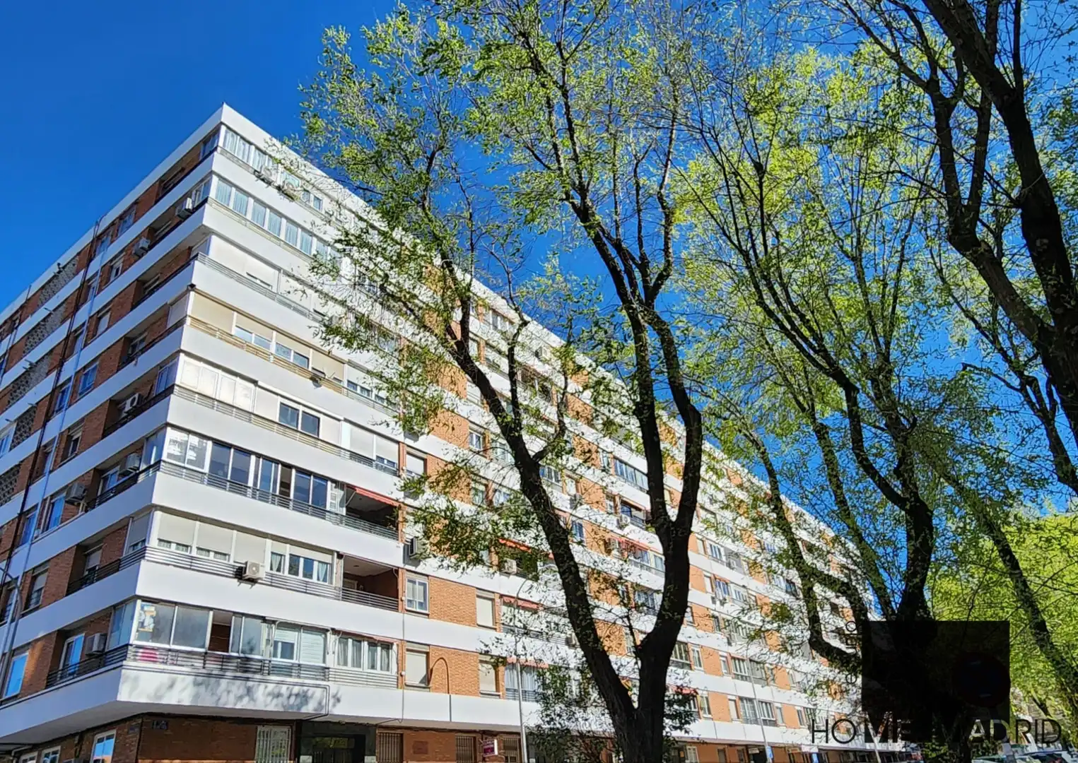 Vista exterior de Pis en venda en Madrid amb Calefacció, Parquet i Terrassa