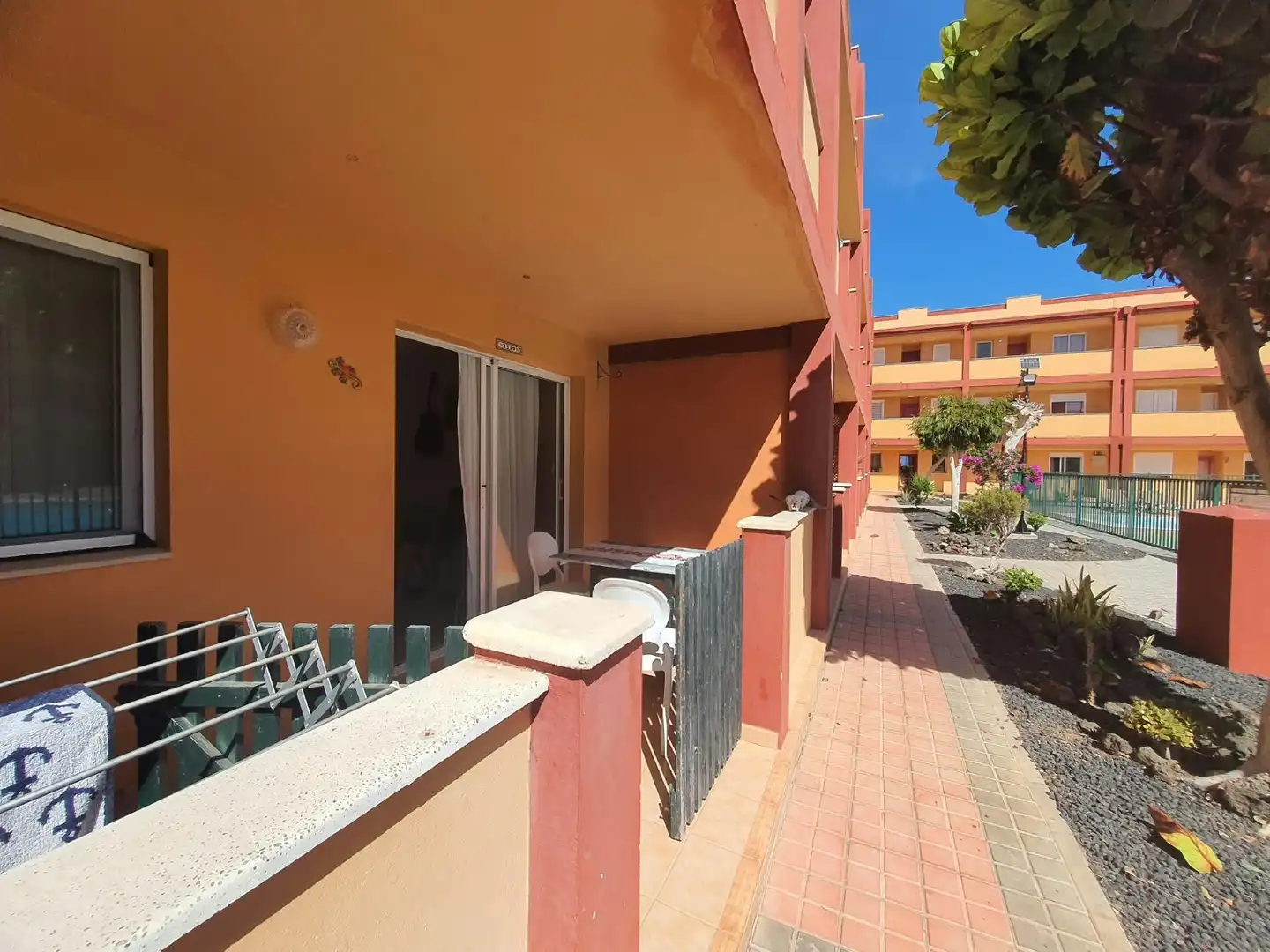 Exterior view of Ground floor for sale in Parque Holandés