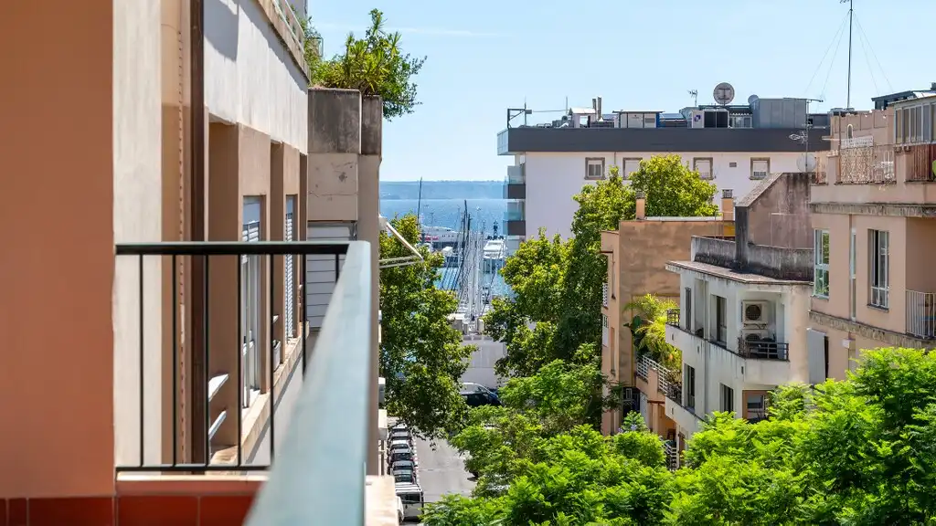 Apartment with lift for sale in Ponent