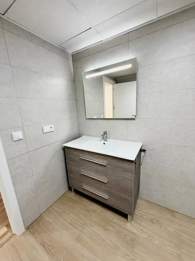 Piso en venta en Calle CONRADO DEL CAMPO, Sector V
