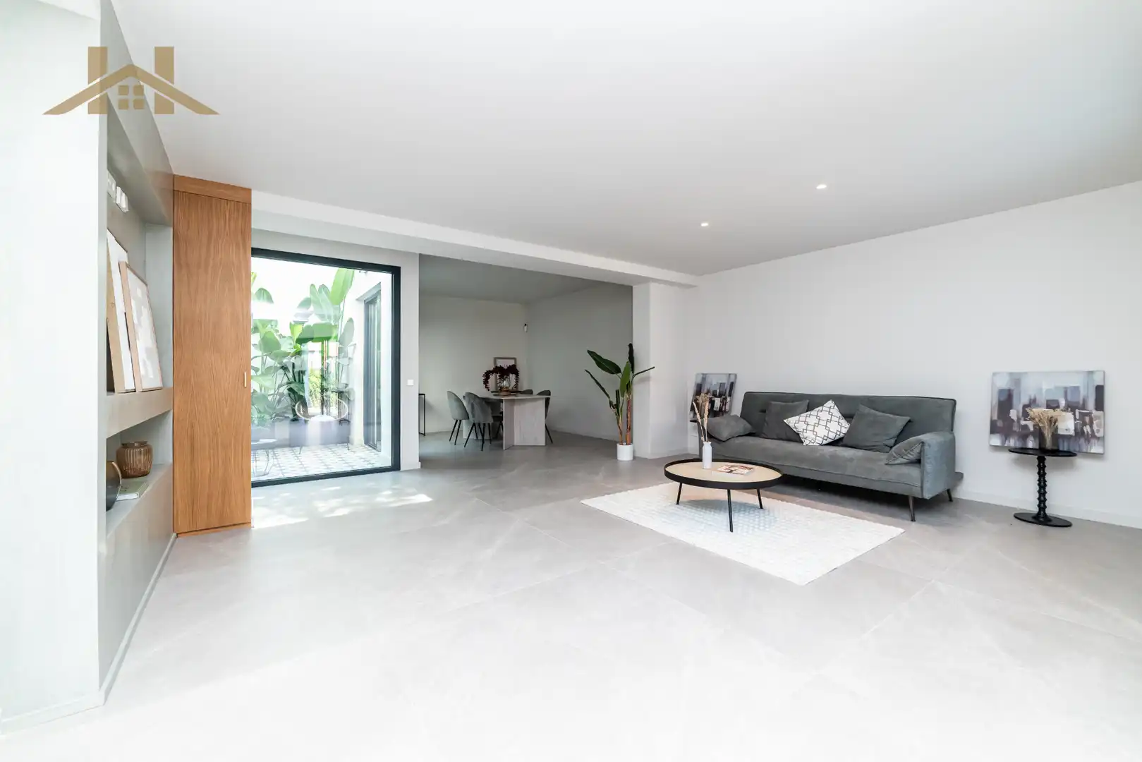 Sala d'estar de Casa o xalet en venda en Pozuelo de Alarcón amb Aire condicionat, Calefacció i Jardí privat