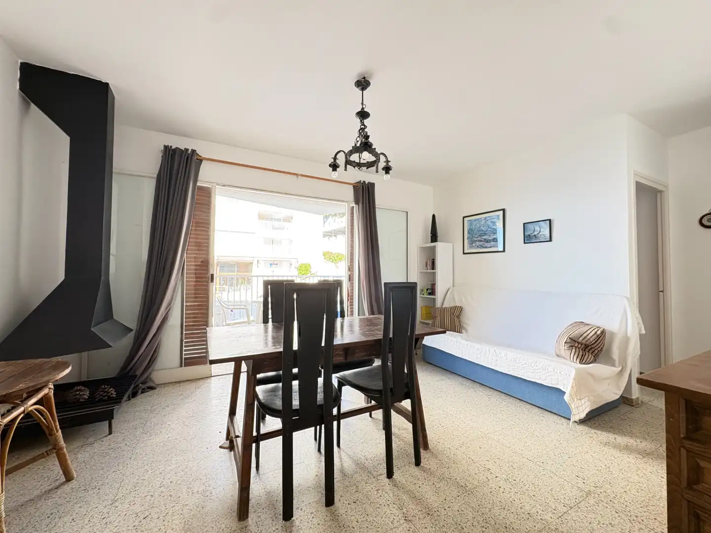 Menjador de Apartament en venda en Roses amb Terrassa, Moblat i Balcó
