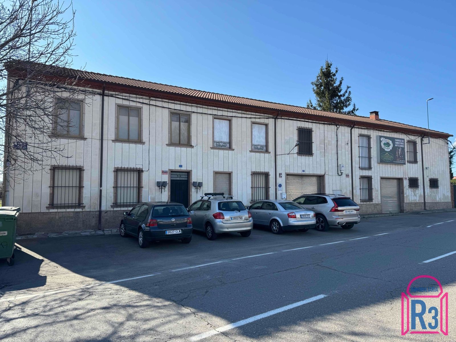 Exterior view of Industrial buildings for sale in Sariegos  with Heating