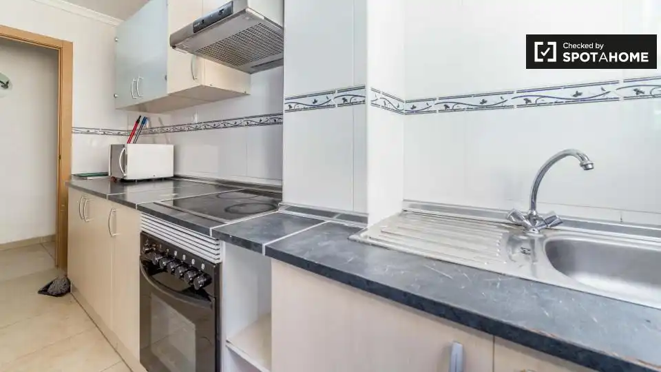 Kitchen of Flat for share in Valencia  with Air Conditioner, Terrace and Furnished