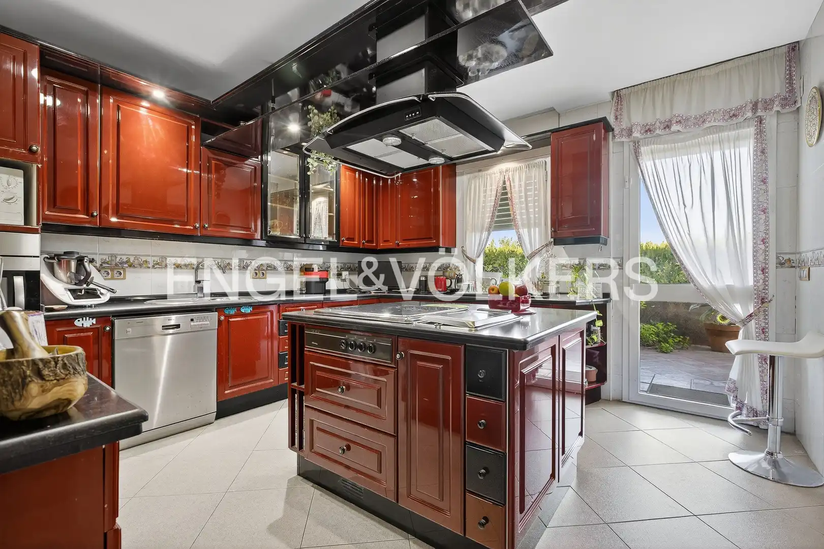 Kitchen of Houses for sale in Dos Hermanas  with Air Conditioner, Heating and Private garden