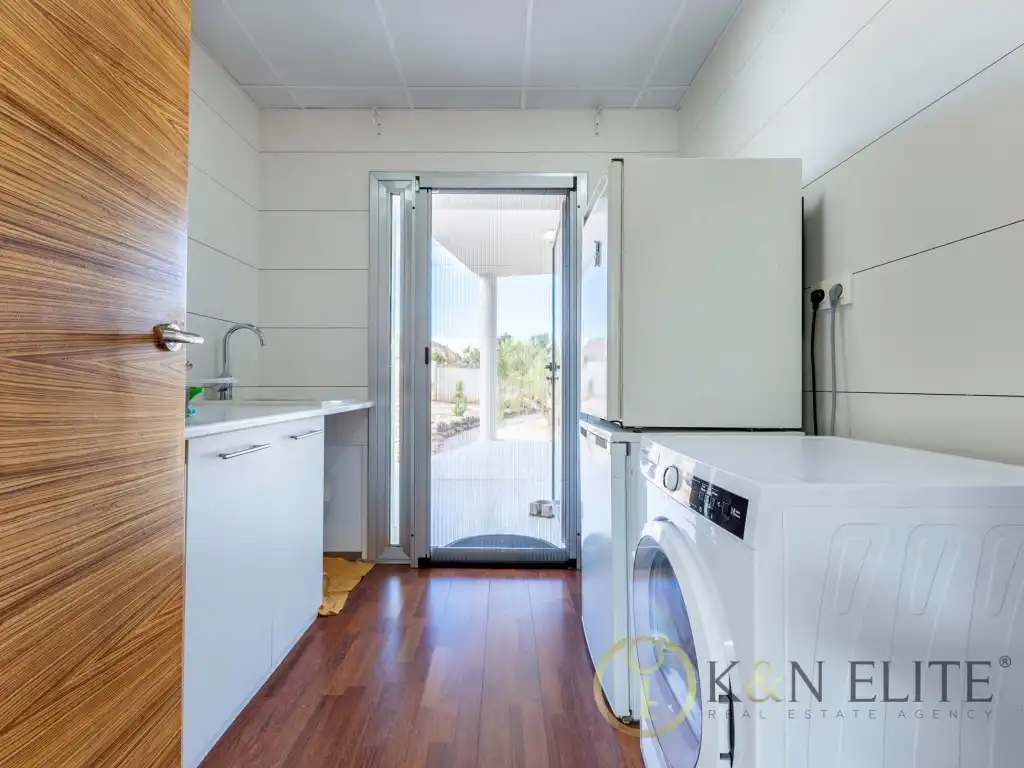 Balcony of Houses for sale in Petrer  with Air Conditioner, Private garden and Swimming Pool