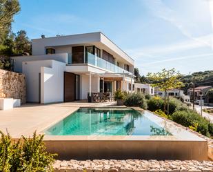 Vista exterior de Casa o xalet de lloguer en Es Castell amb Aire condicionat, Terrassa i Piscina