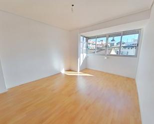 Bedroom of Flat for sale in  Valencia Capital  with Oven