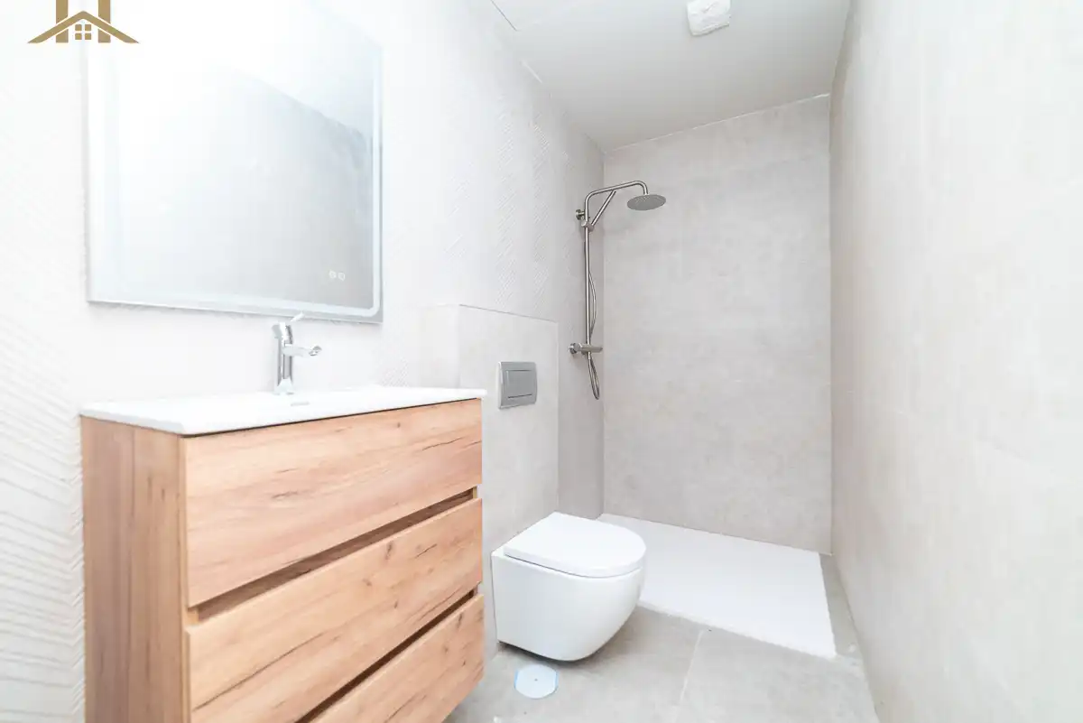 Bathroom of Houses for sale in Miraflores de la Sierra  with Heating, Private garden and Storage room