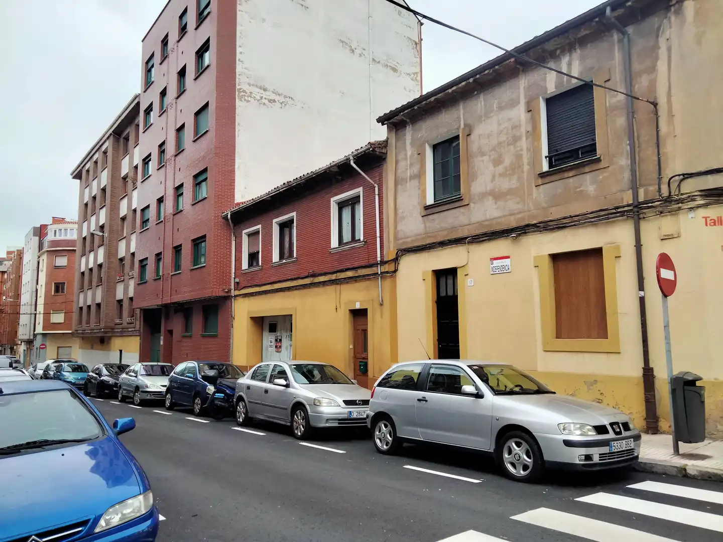 Vista exterior de Local en venta en Gijón 
