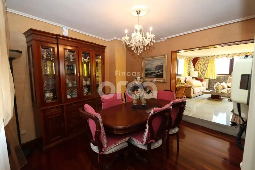 Comedor de Ático en venta en Santurtzi  con Calefacción, Terraza y Amueblado