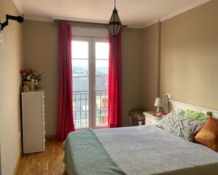 Dormitori de Apartament en venda en Viveiro amb Calefacció, Traster i Moblat