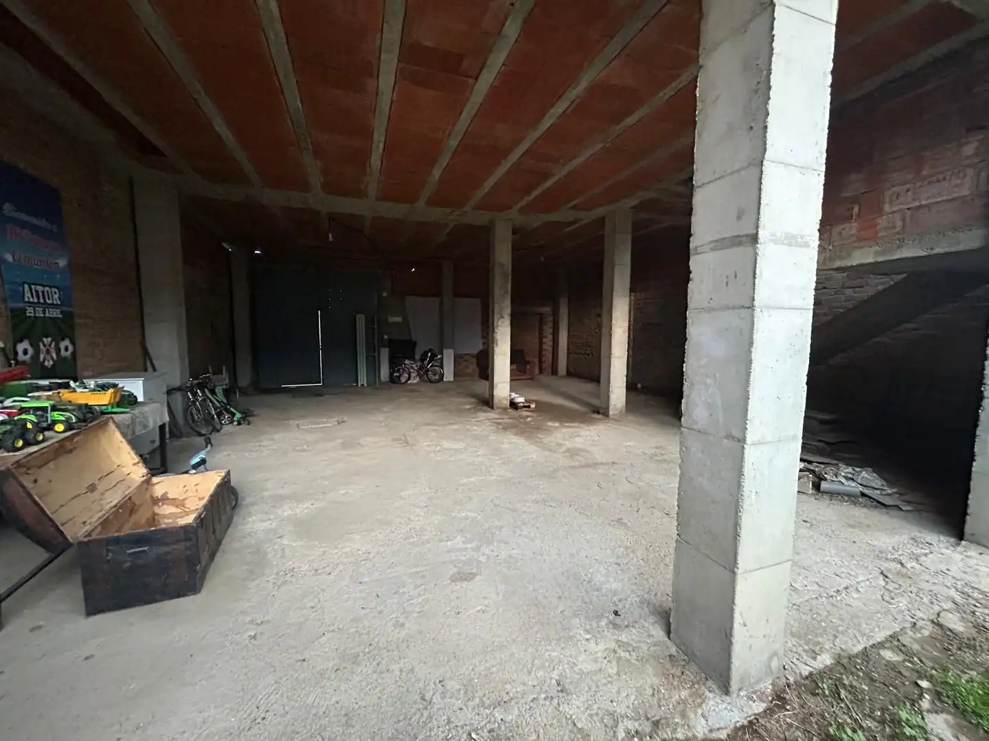 Buildings for sale in Moraleja