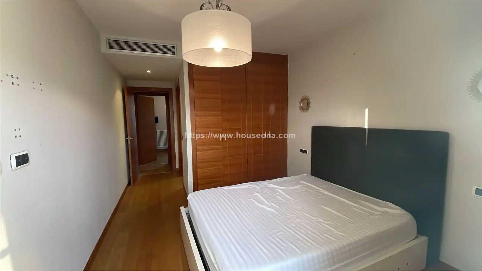 Bedroom of Attic for sale in Abando - Albia