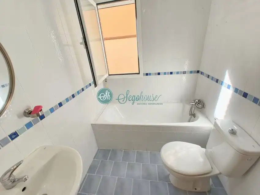 Baño de Piso en venta en Bernuy de Porreros con Calefacción, Terraza y Trastero