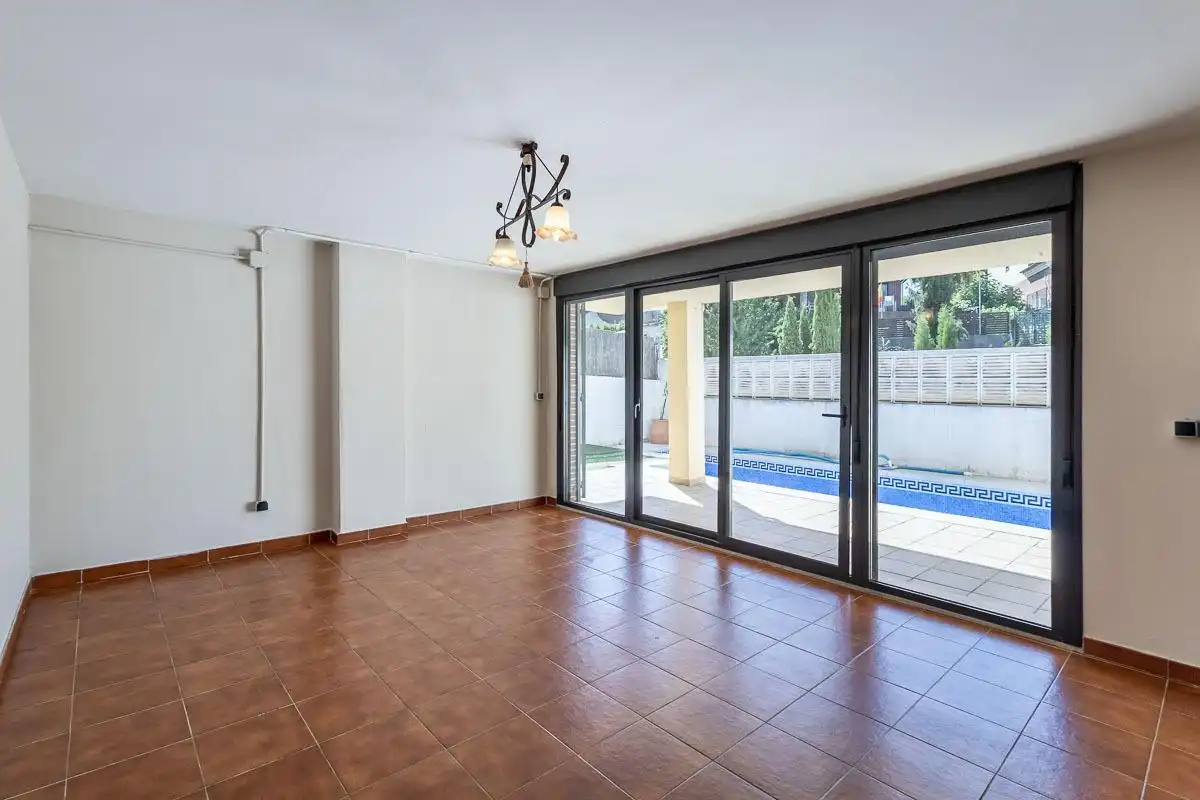 Sala de estar de Casa o chalet en venta en Albolote con Aire acondicionado, Calefacción y Jardín privado