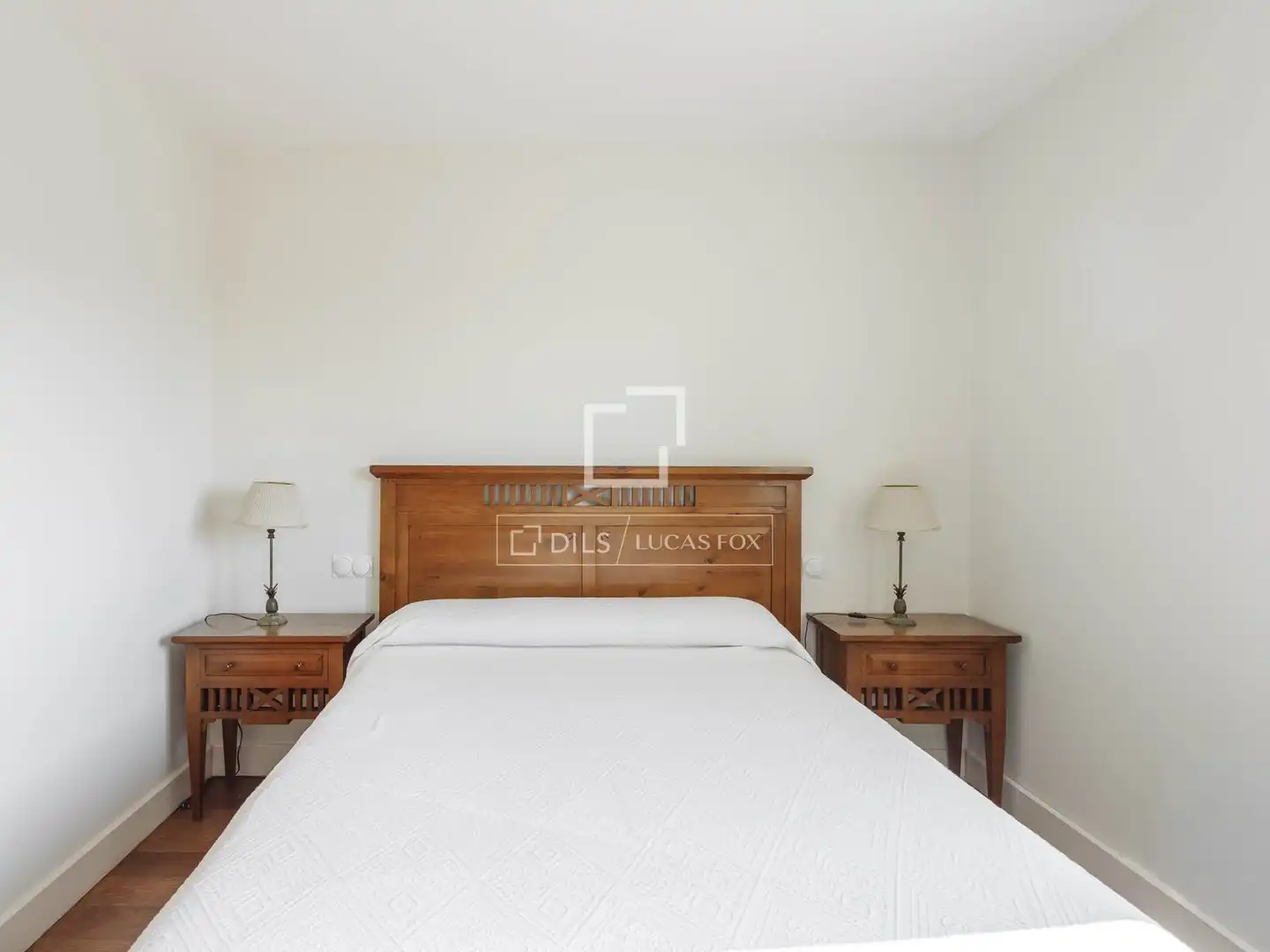 Schlafzimmer von Dachboden zur Miete in Madrid mit Klimaanlage, Heizung und Parkett