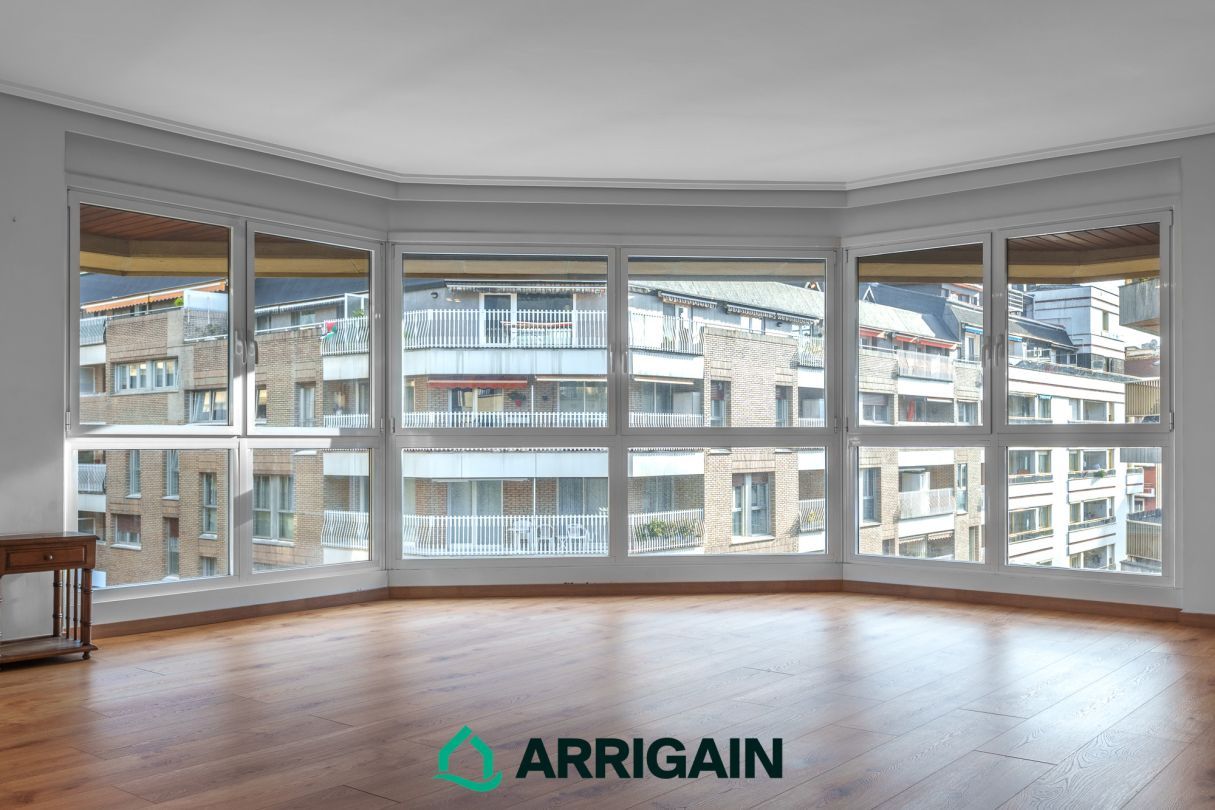 Bedroom of Flat for sale in Donostia - San Sebastián   with Heating, Terrace and Storage room