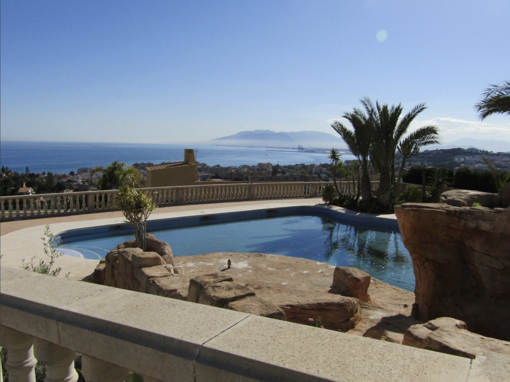 Piscina de Casa o xalet en venda en Málaga Capital amb Aire condicionat, Calefacció i Jardí privat