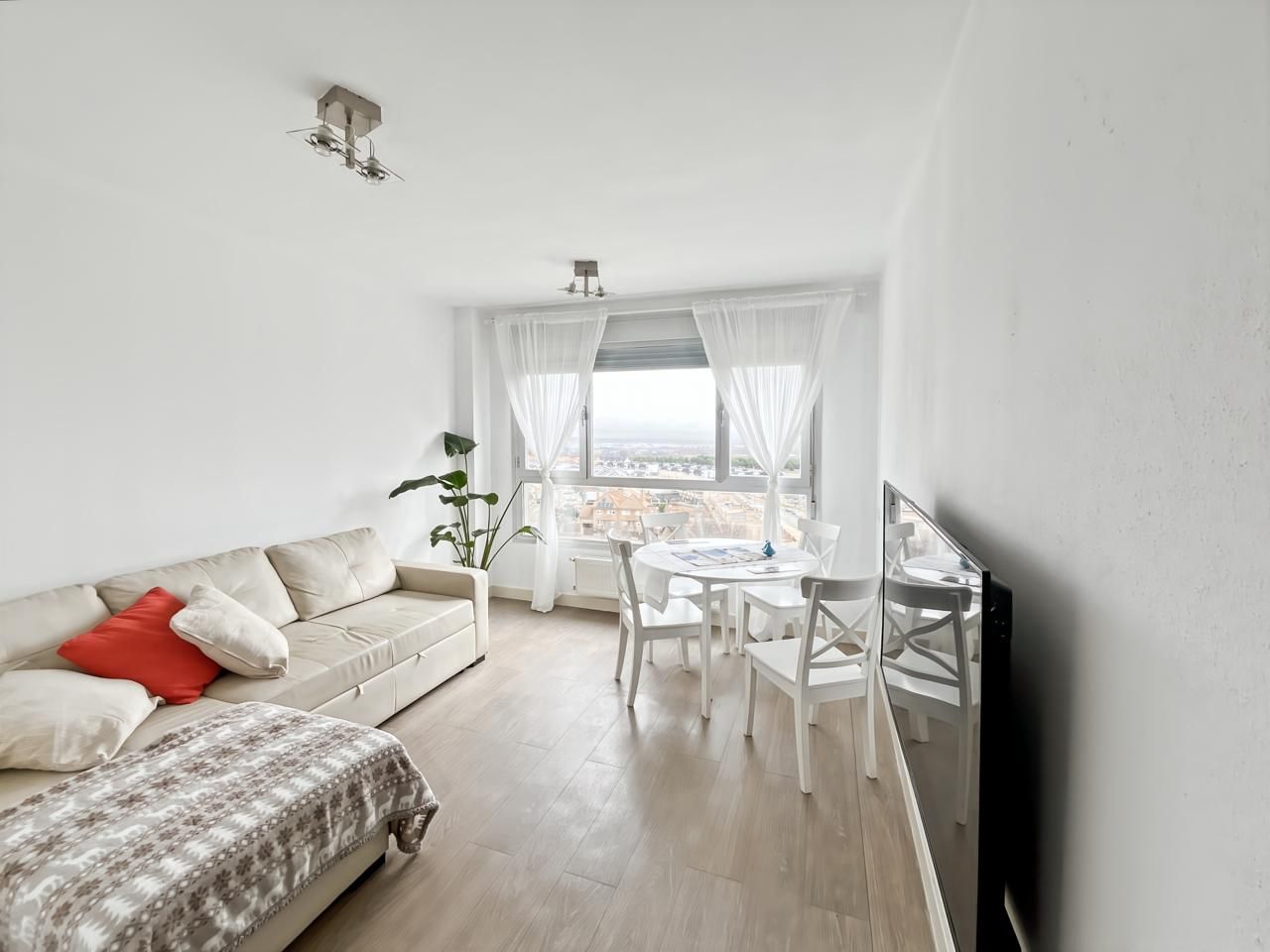 Bedroom of Flat for sale in  Madrid Capital  with Air Conditioner, Heating and Terrace