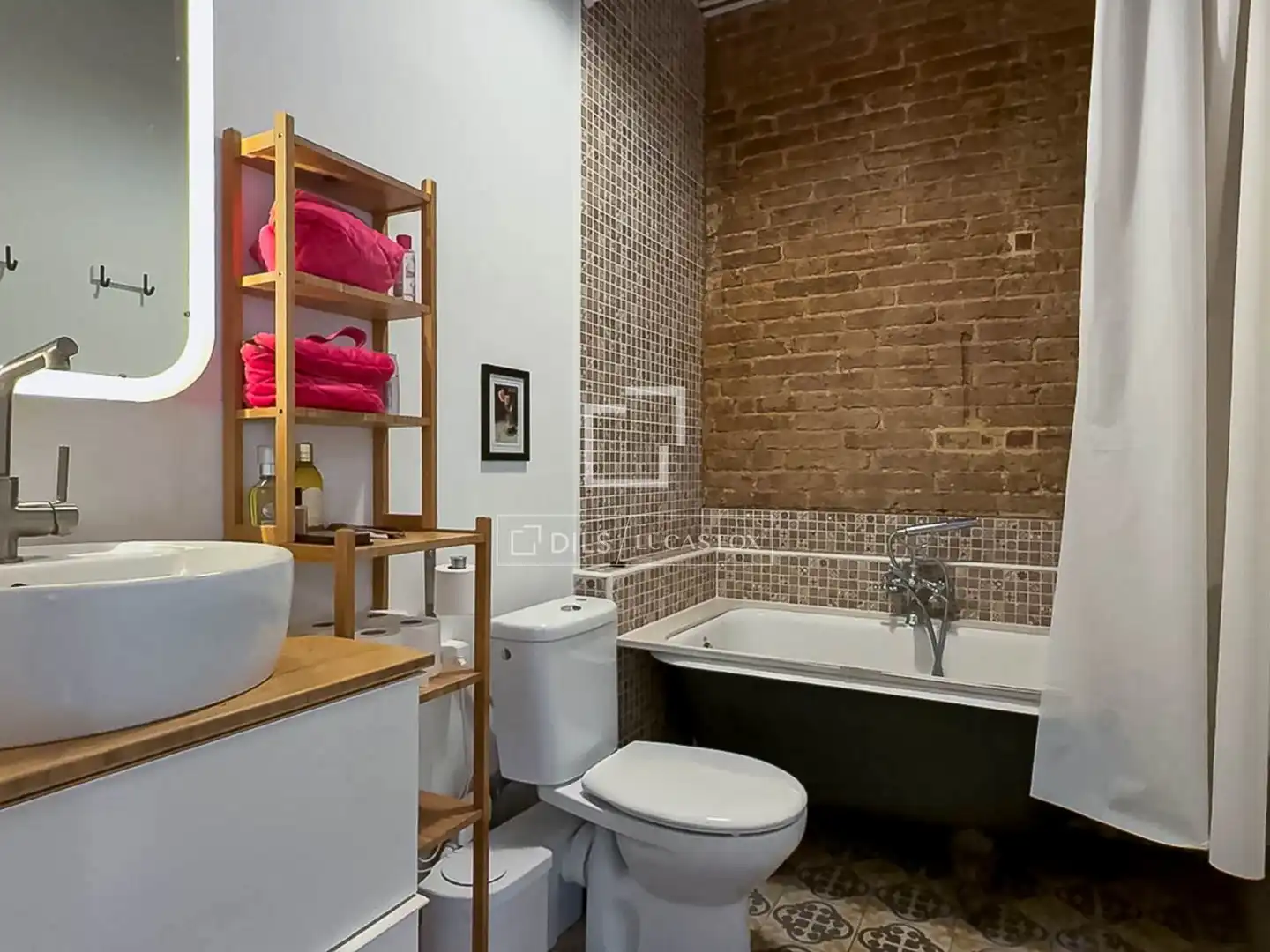 Baño de Piso de alquiler en Barcelona con Aire acondicionado, Parquet y Amueblado
