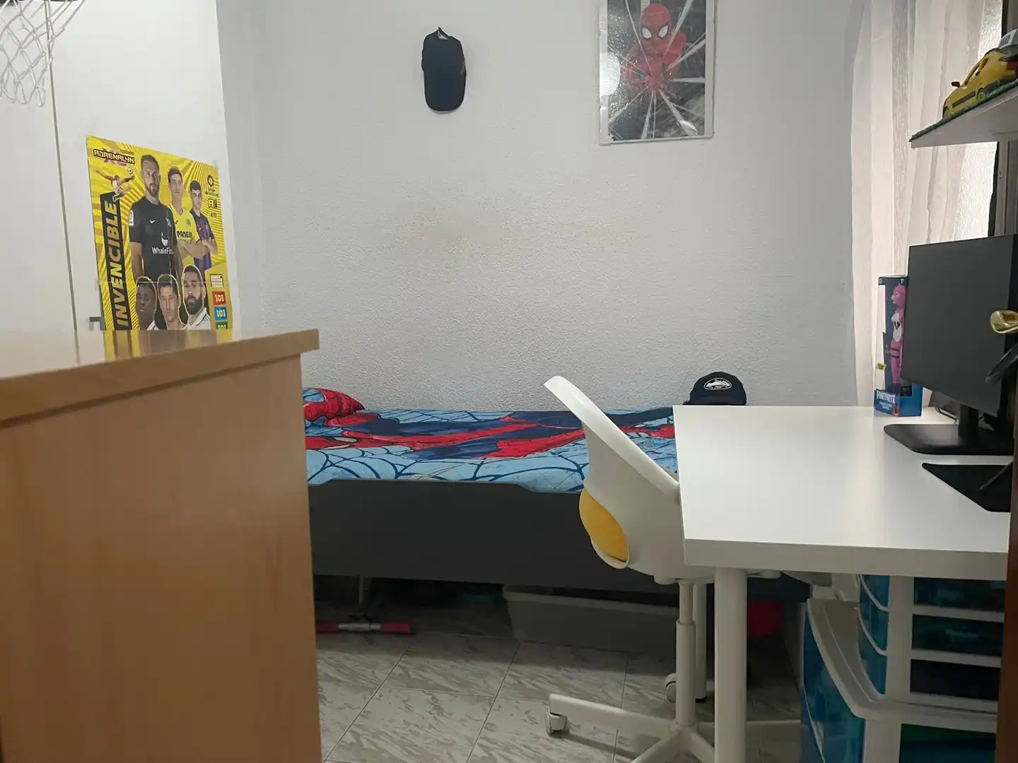 Dormitori de Pis en venda en Badalona amb Moblat, Forn i Balcó