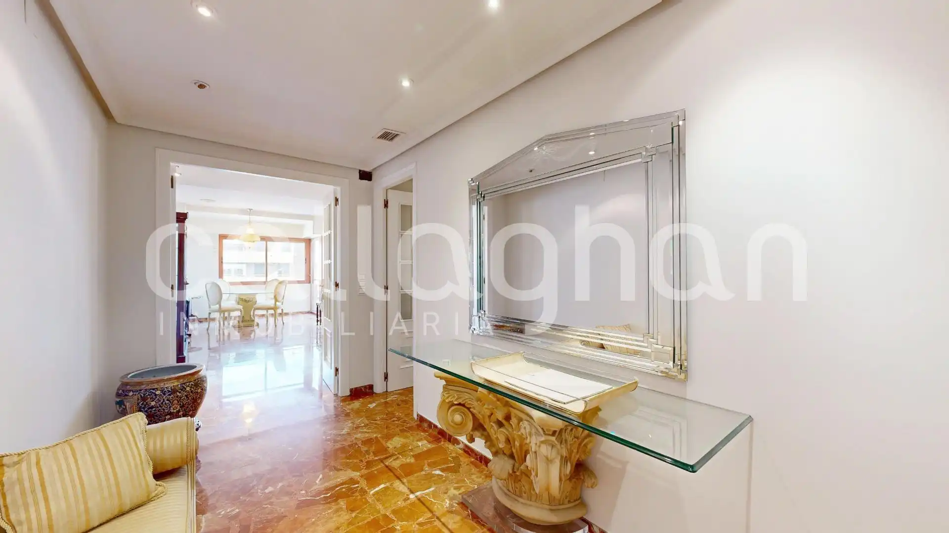 Piso en venta en Valencia con Calefacción, Terraza y Balcón