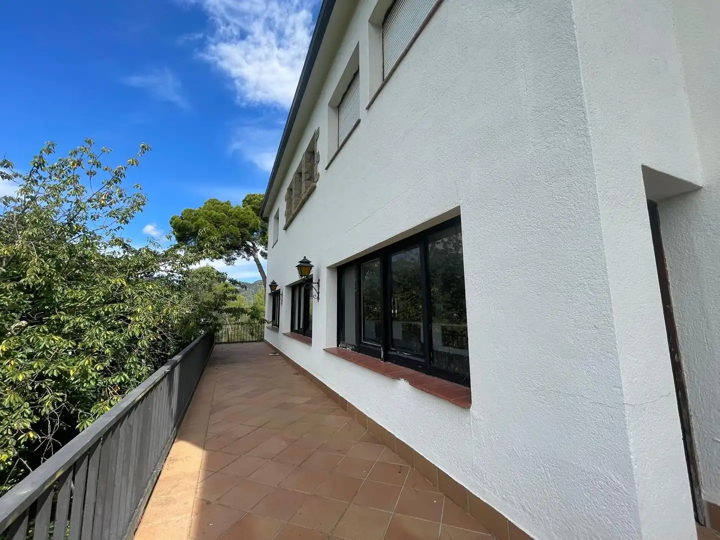 Außenansicht von Haus oder Chalet zum Verkauf in Sant Feliu de Codines mit Klimaanlage, Heizung und Privatgarten