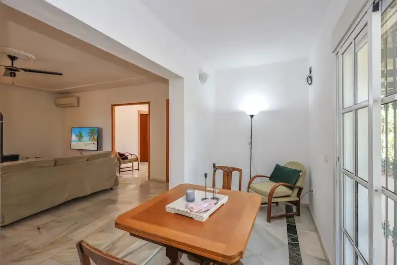 Sala d'estar de Casa o xalet en venda en Guaro amb Jardí privat i Piscina
