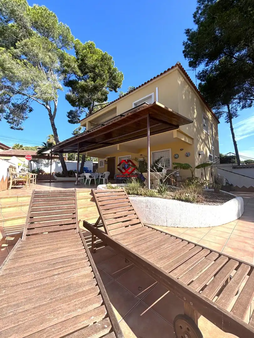 Chalet con terraza en venta en El Pinar de Campoverde, imagen 2