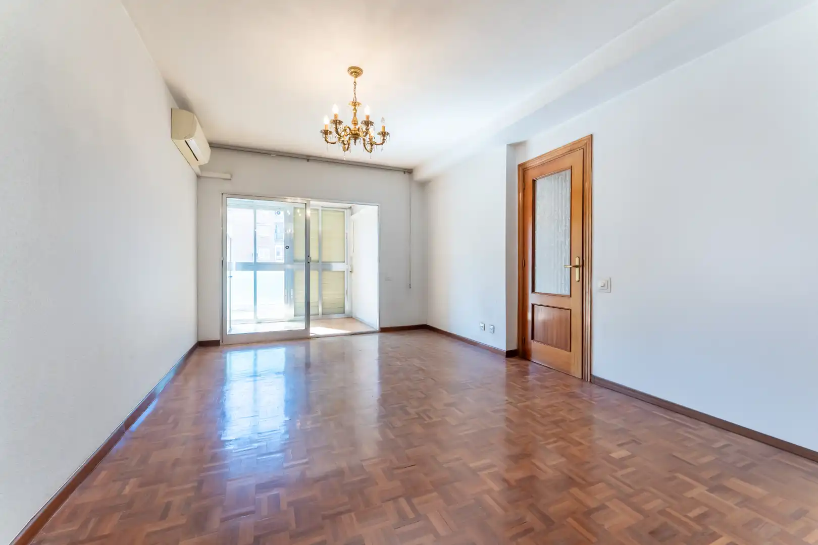 Wohnzimmer von Wohnung mieten mit Kaufoption in  Madrid Capital mit Terrasse und Haustiere erlaubt