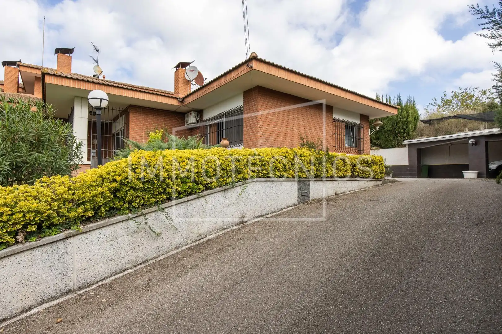 Vista exterior de Casa o chalet en venta en Lliçà de Vall con Aire acondicionado, Jardín privado y Terraza