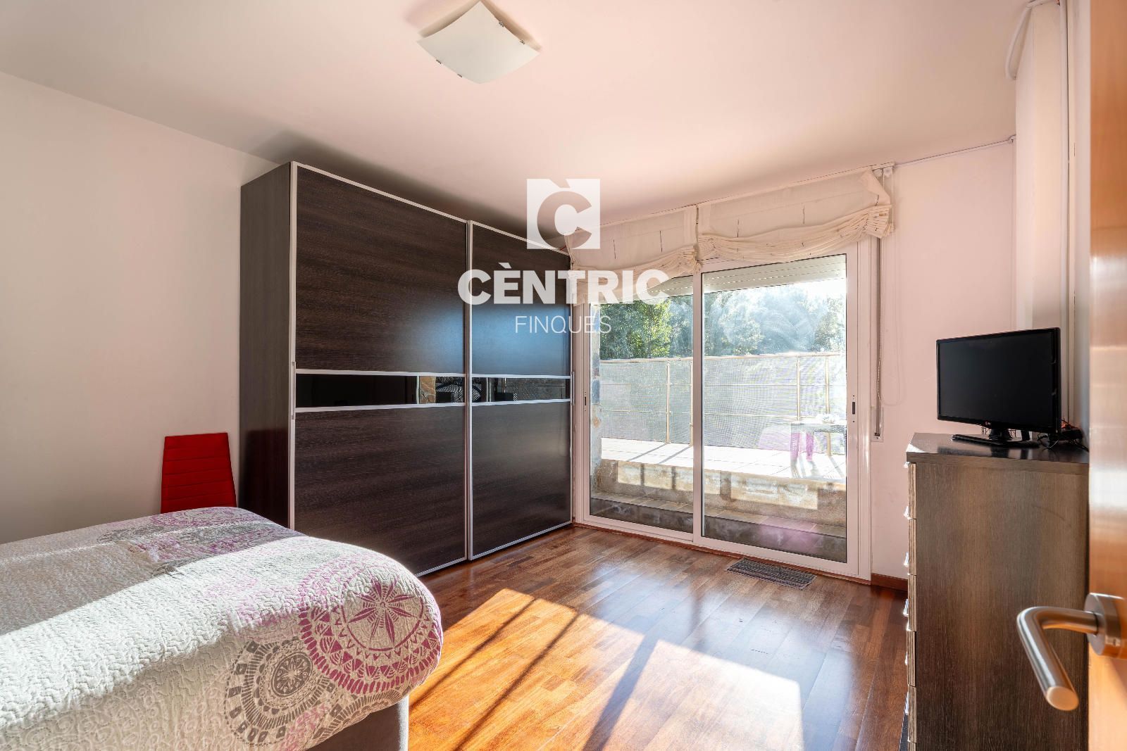 Dormitori de Casa o xalet en venda en Terrassa amb Aire condicionat, Calefacció i Jardí privat