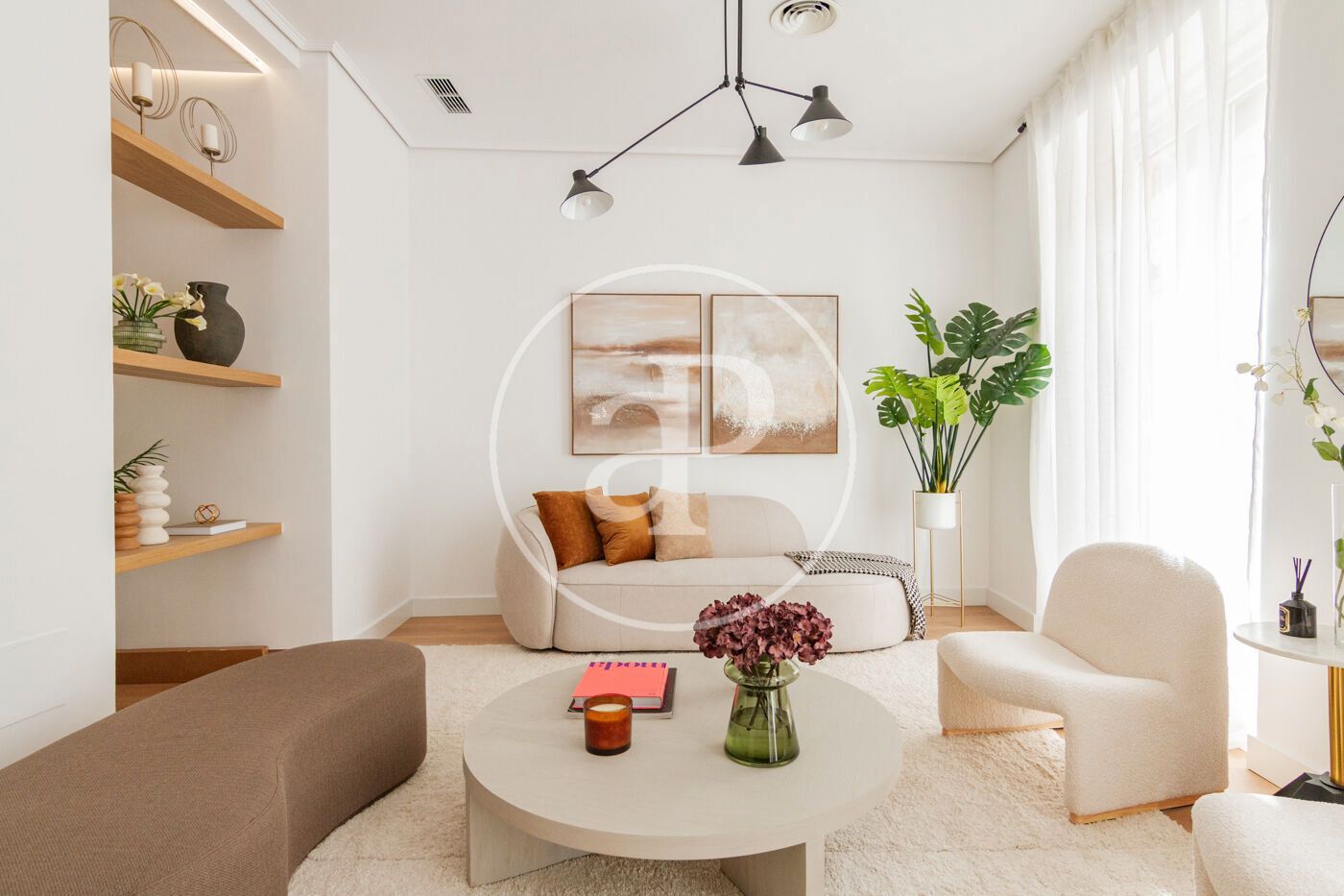 Living room of Flat for sale in  Madrid Capital  with Heating and Balcony