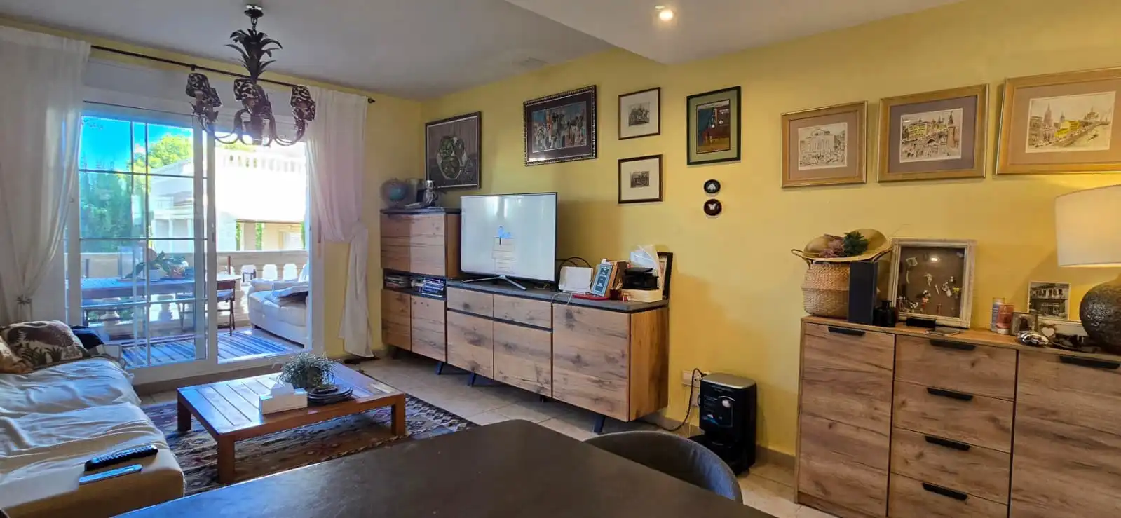 Living room of Detached homes for sale in L'Alfàs del Pi  with Air Conditioner, Terrace and Swimming Pool