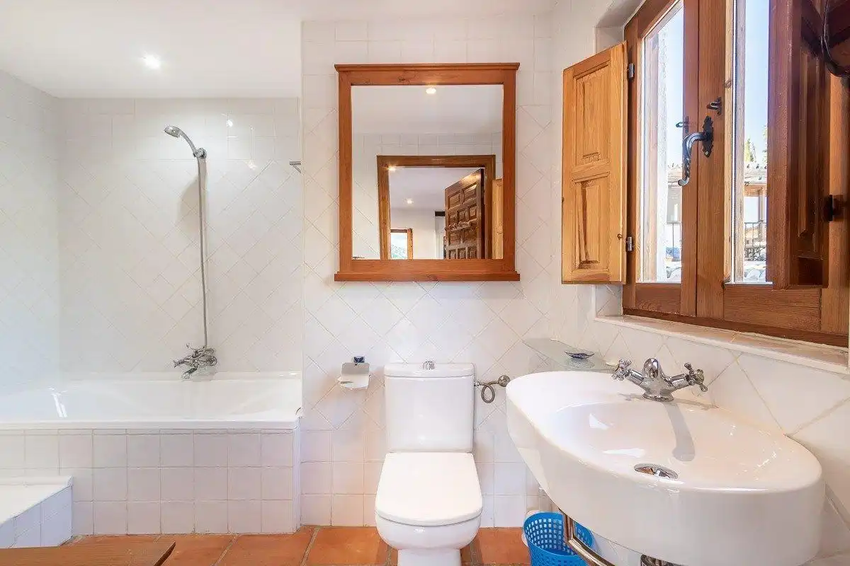 Badezimmer von Haus oder Chalet zum Verkauf in Alcalá la Real mit Klimaanlage, Heizung und Terrasse