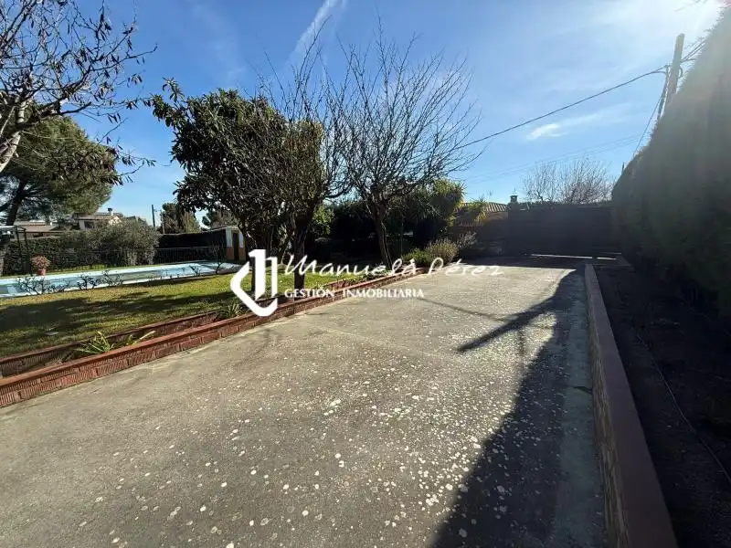Vista exterior de Casa o xalet en venda en Casar de Cáceres