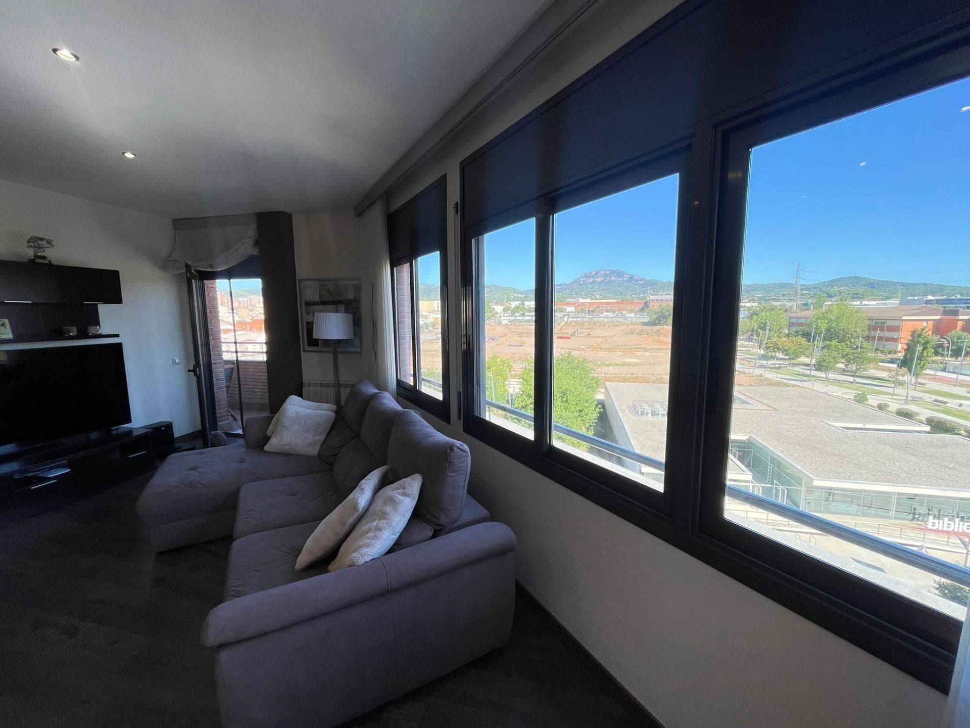 Living room of Duplex for sale in Terrassa  with Air Conditioner, Heating and Parquet flooring