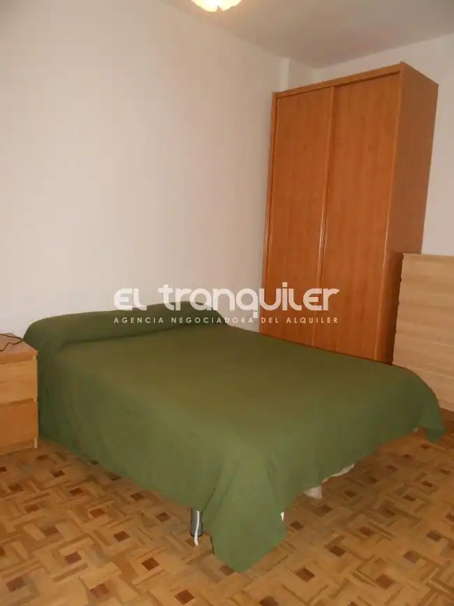 Bedroom of Flat for rent in Madrid  with Parquet flooring, Terrace and Furnished
