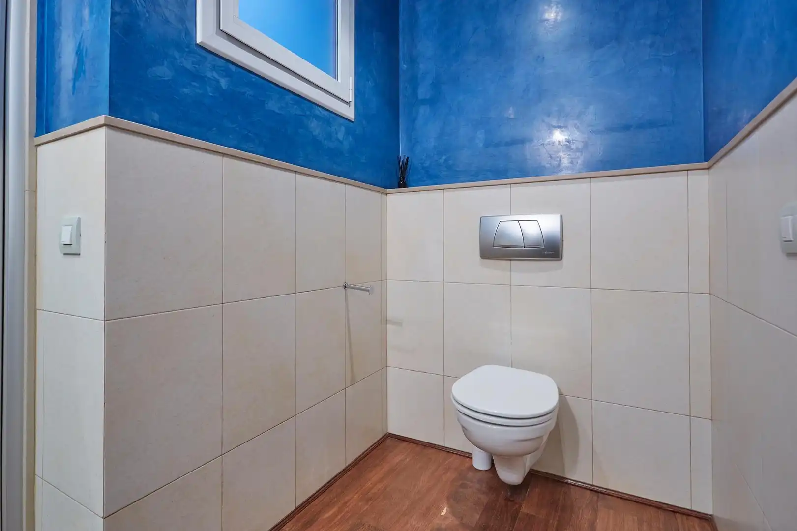 Badezimmer von Wohnung zur Miete in Barcelona mit Klimaanlage, Terrasse und Abstellraum