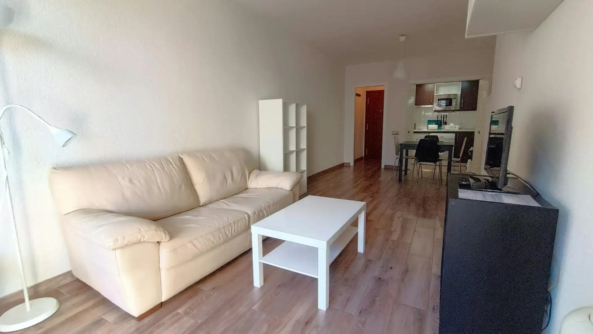 Sala d'estar de Pis de lloguer en Madrid amb Aire condicionat, Calefacció i Jardí privat