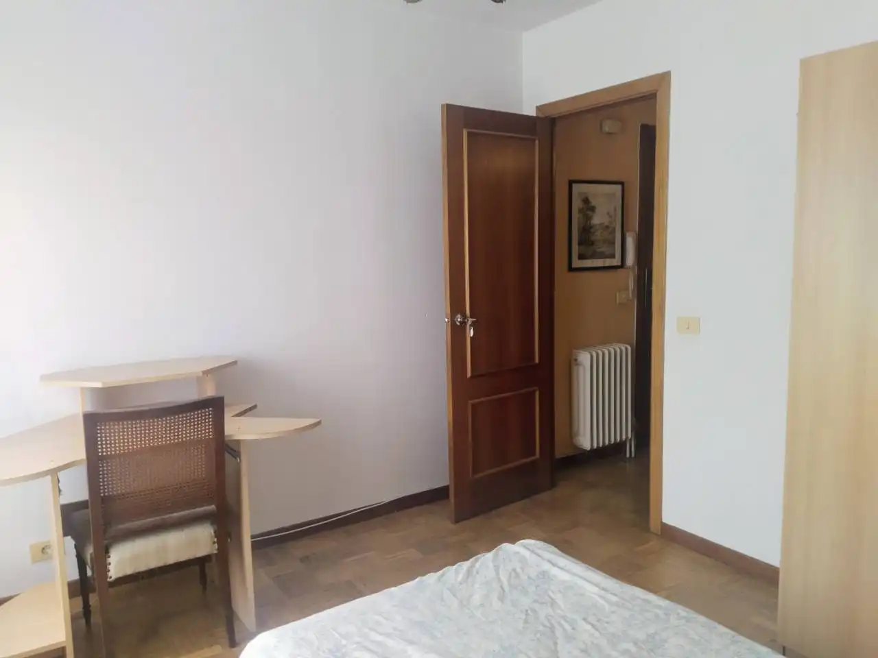 Bedroom of Flat for rent in Burgos  with Heating, Parquet flooring and Terrace