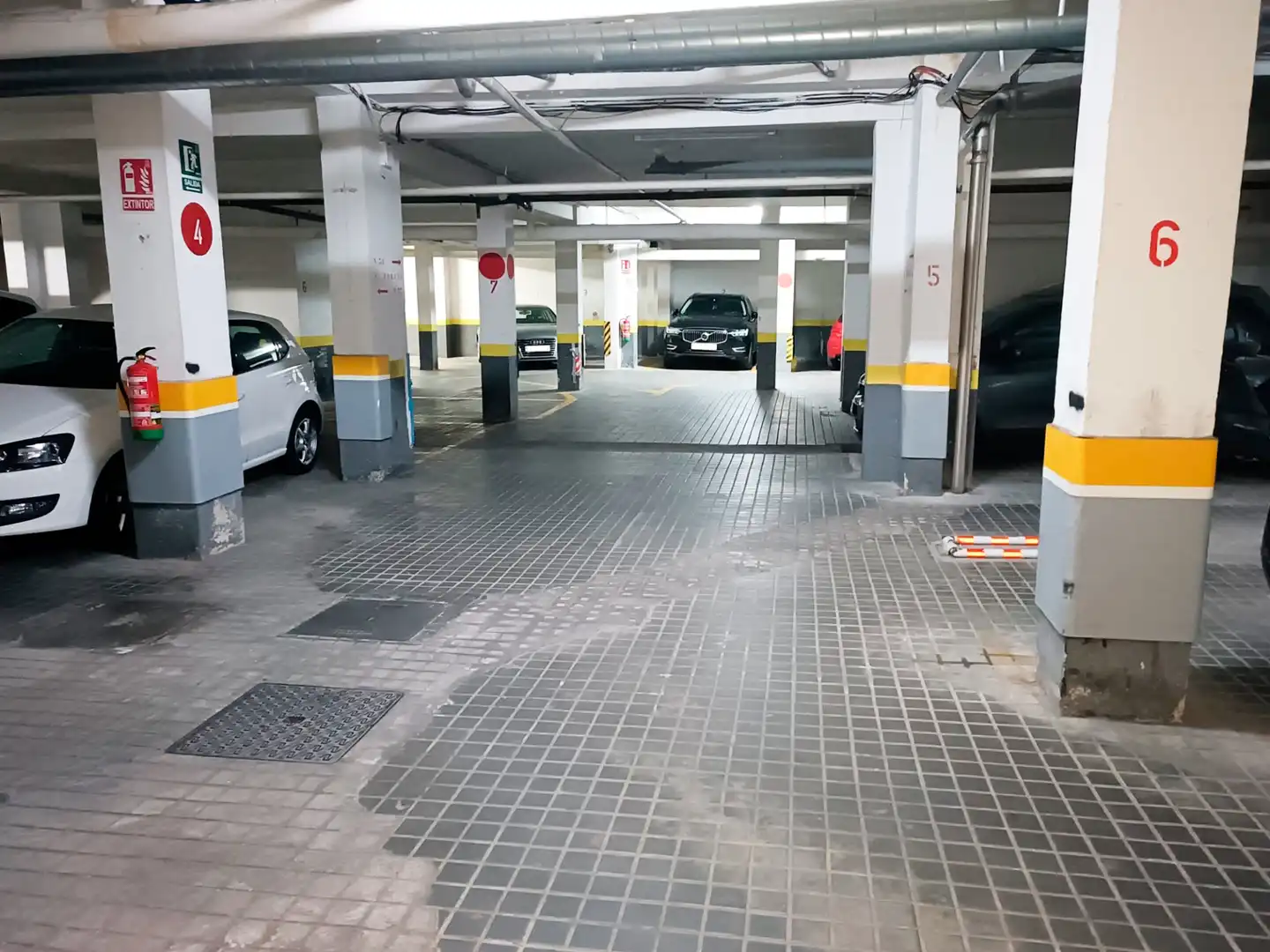Einzelparkplatz zur Miete in Calle del Aviador Zorita 35, imagen 7