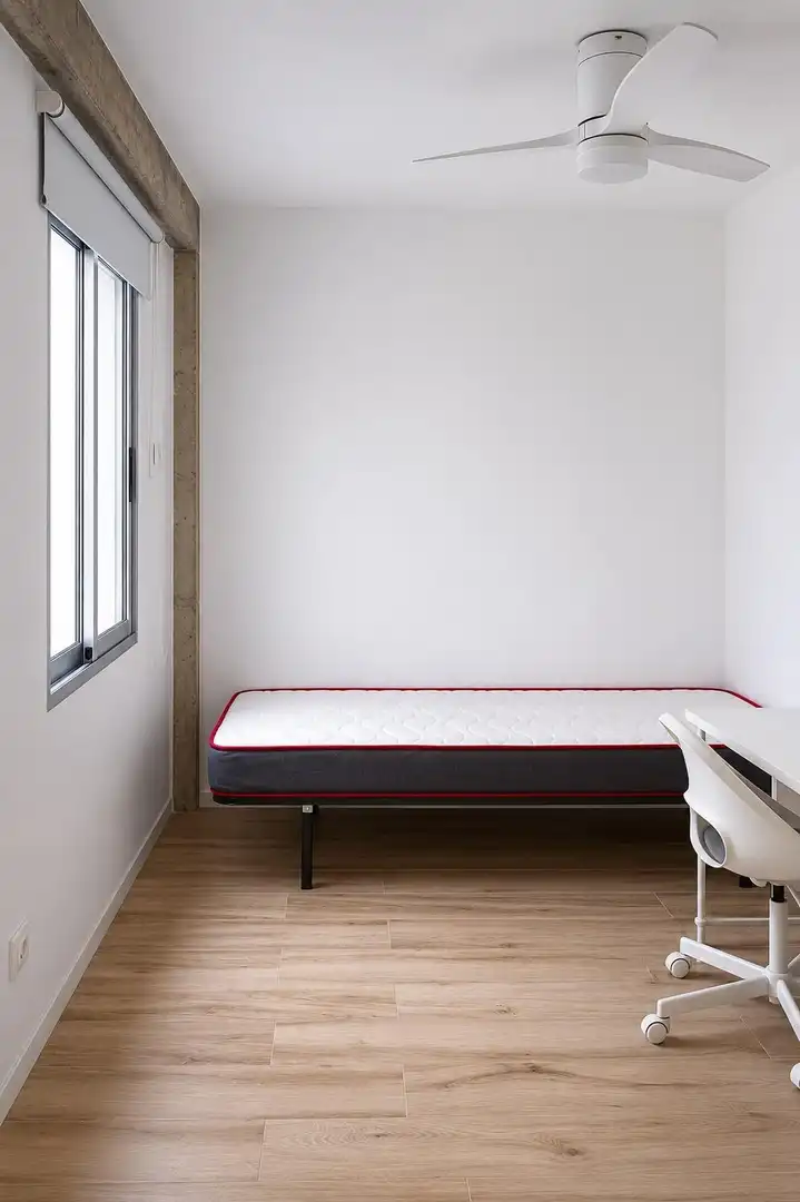 Schlafzimmer von Wohnung zur Miete in Valencia mit Klimaanlage, Heizung und Möbliert