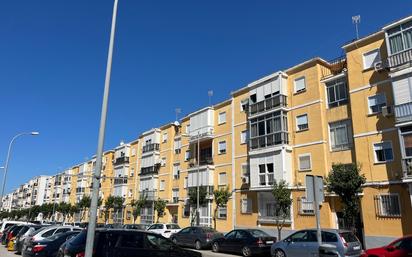 Vista exterior de Pis en venda en San Fernando amb Aire condicionat i Terrassa